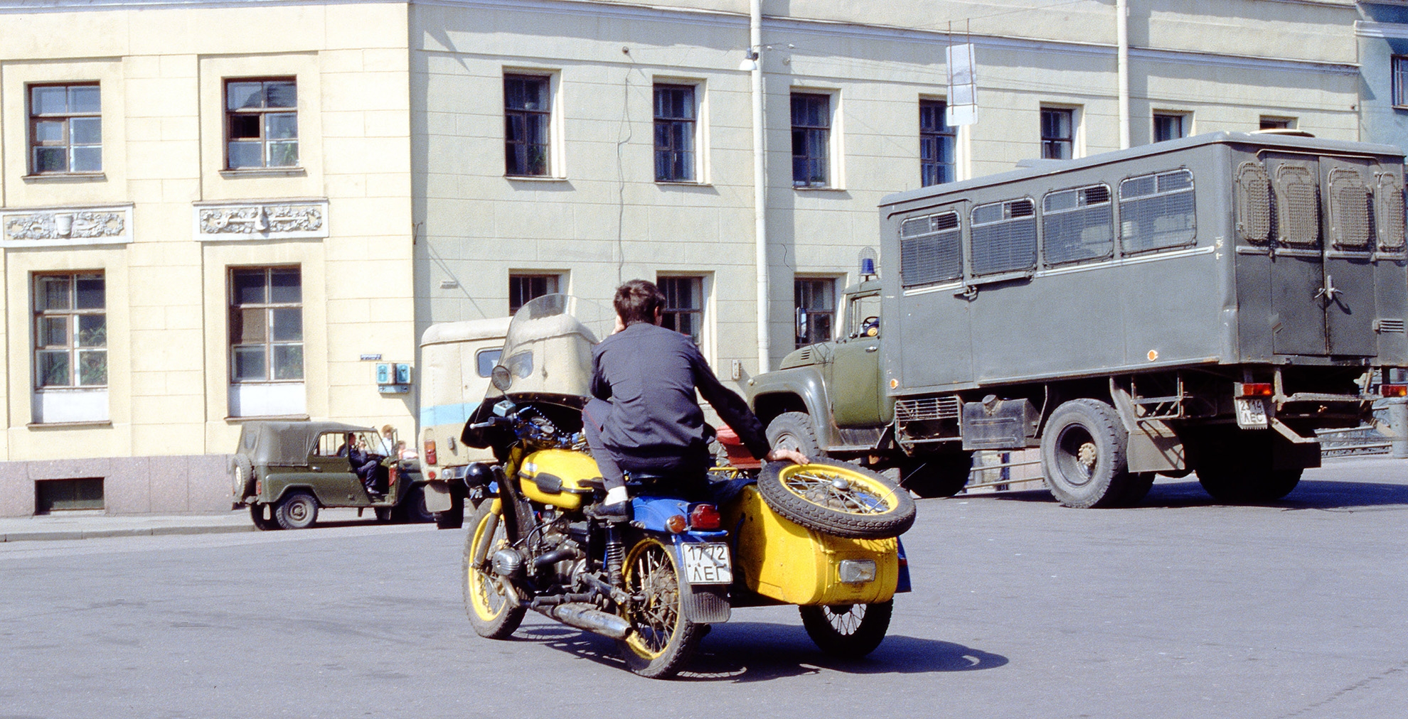 Motorrad mit Beiwagen in St. Petersburg 1993